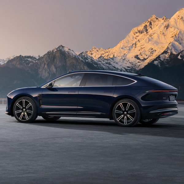 NIO ET9 2025 Model 100 kWh Executive Signature Edition Luxury Four-door Four-seat Sedan High Speed 220km/h 707BHP Dual-motor Car